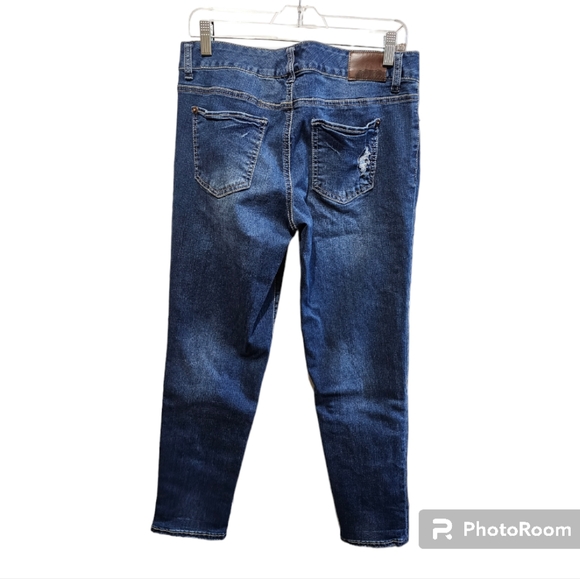 Maurices Jeans - Picture 2 of 8